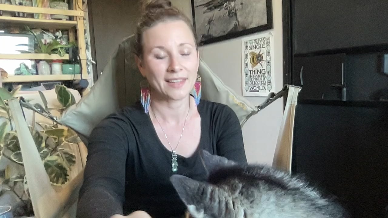 Linnea Logas, MA, Feminist Therapist & Coach