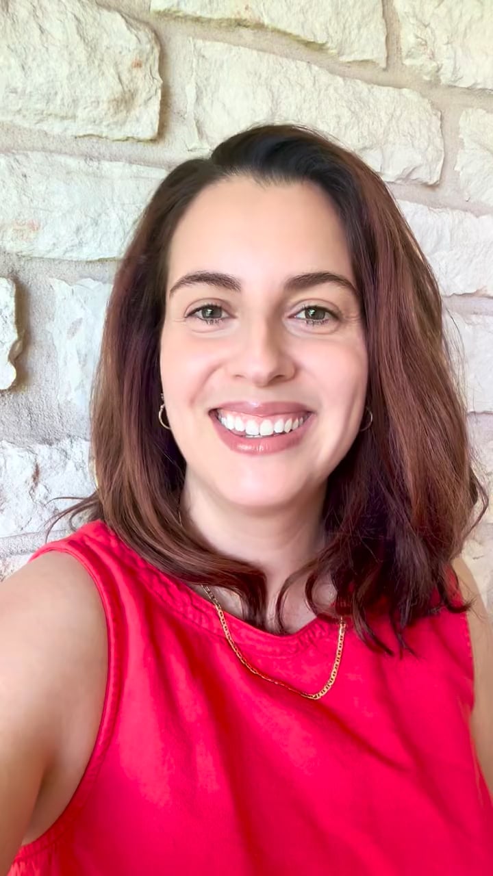 Dr. Mara Sigalos-Rivera