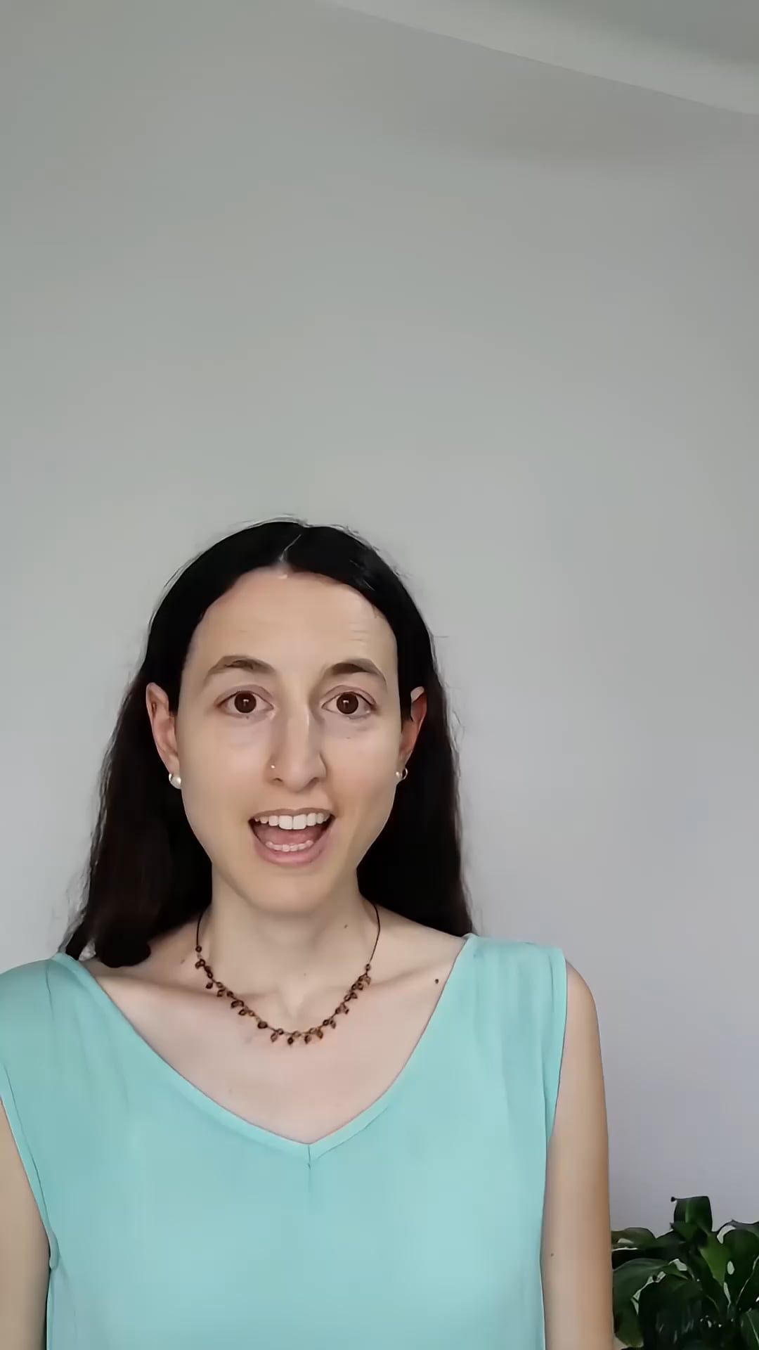 Clara Gómez • After-hours therapy • Psychologist