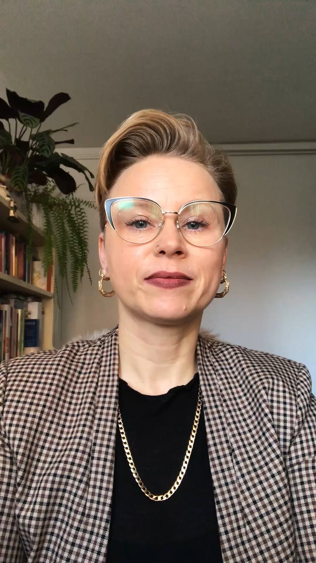 Dr Clare Chandler