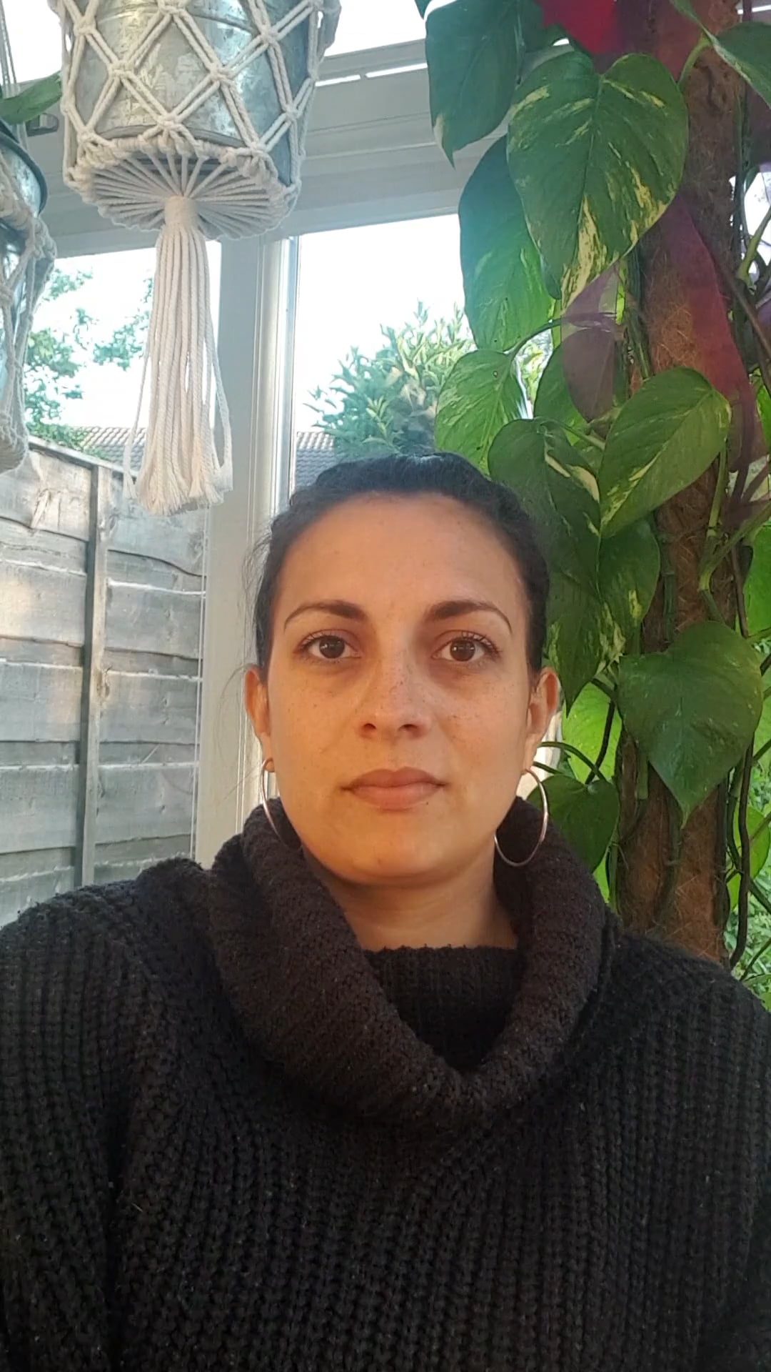Dr Anna Chisholm