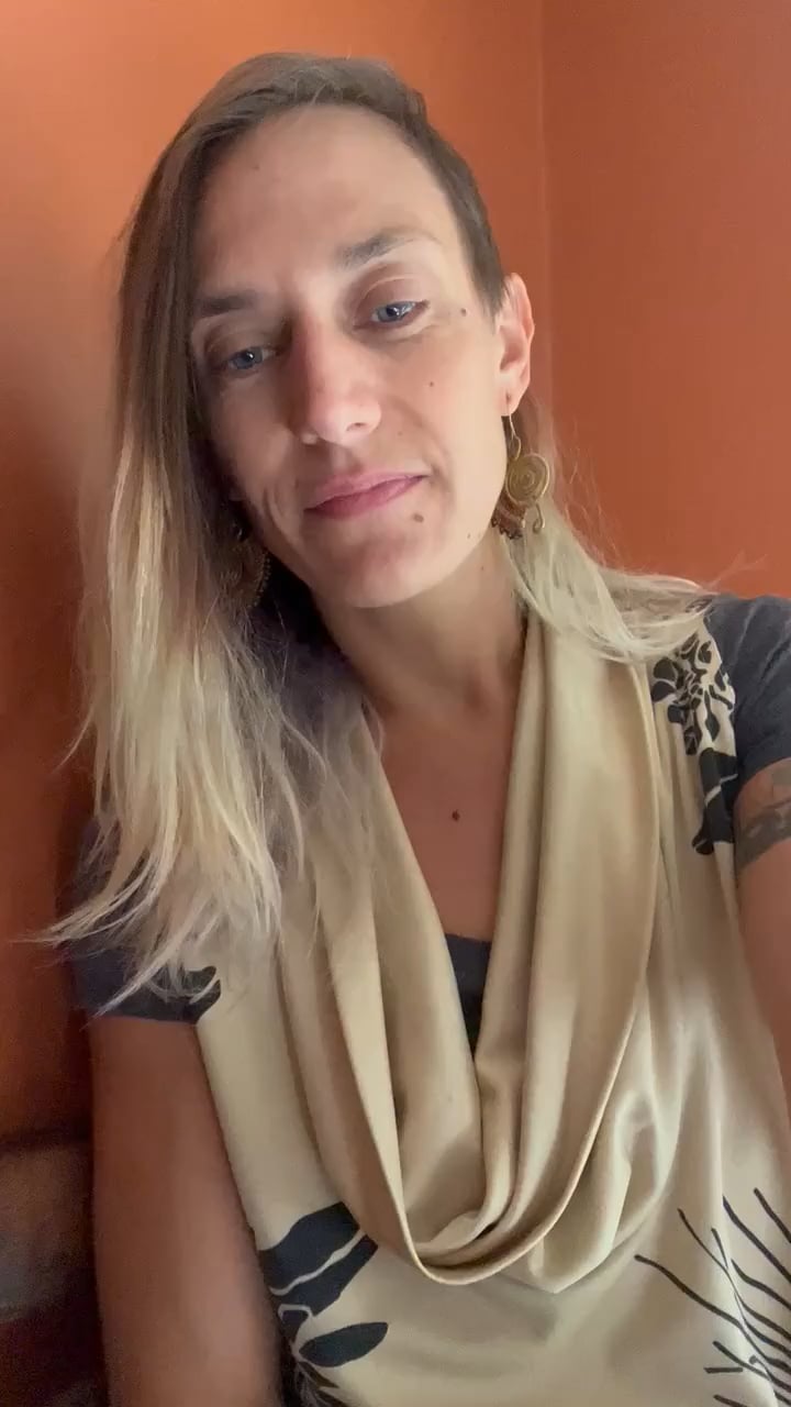 Taina Lyons
