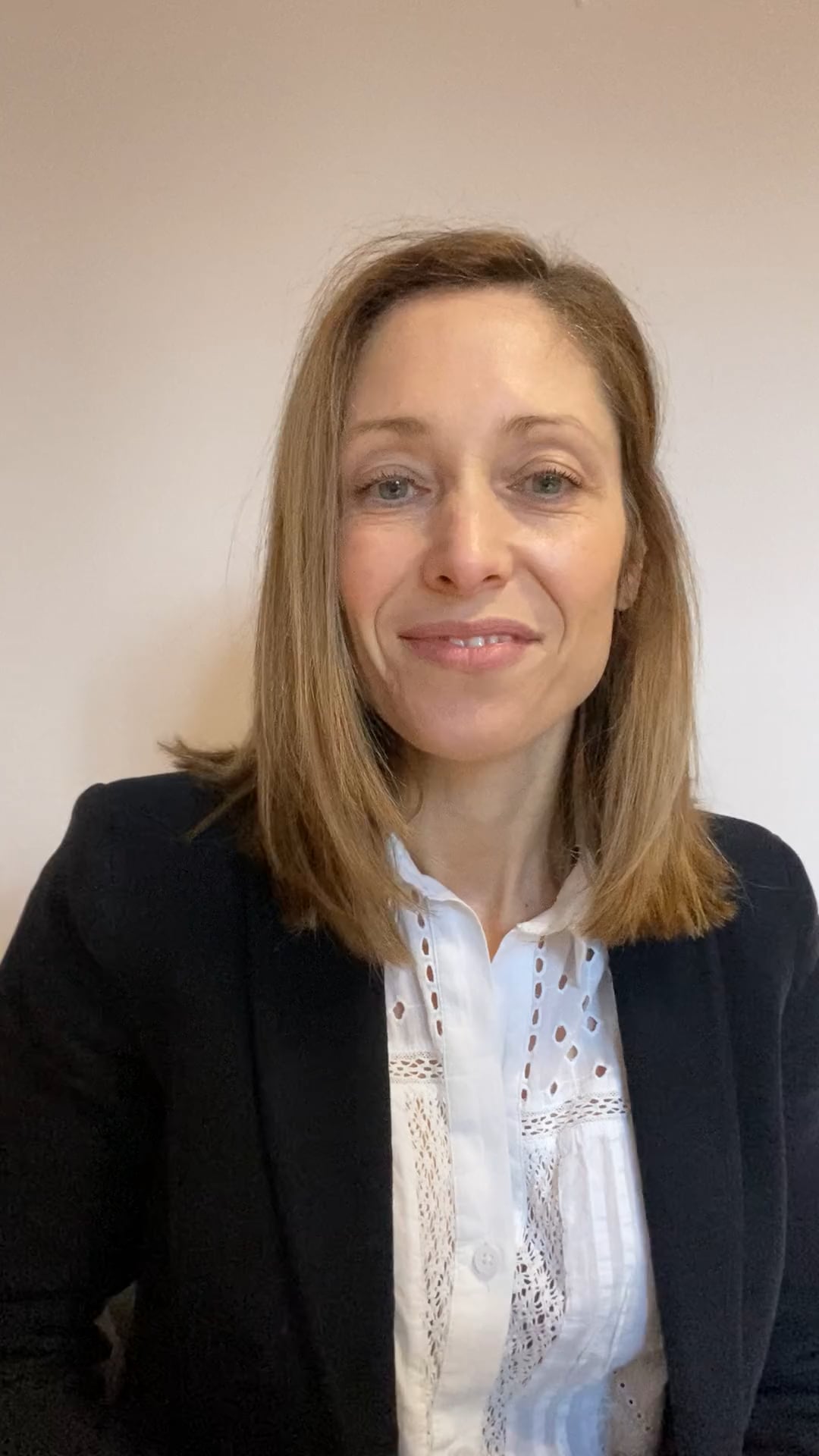 Dr Mari Aldridge