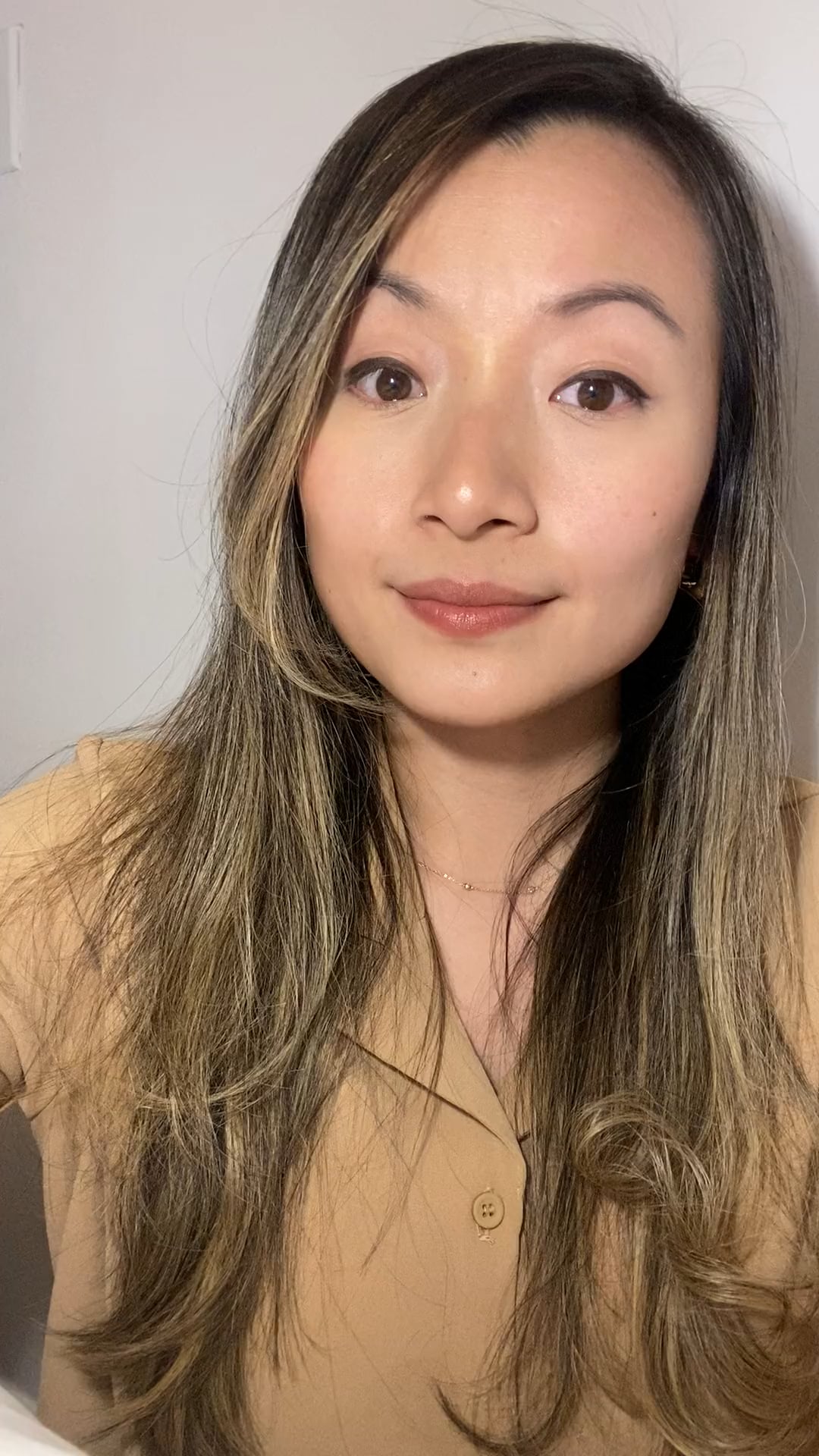 Chrissie Chua- Ly van Manh